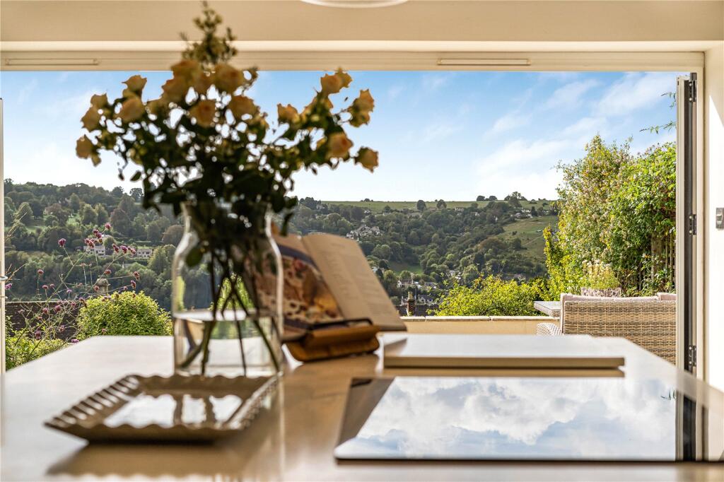 House in Gloucester - View 4