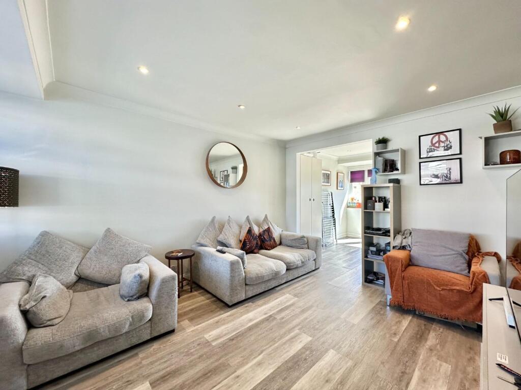 Whittington Avenue, Hayes photo 3