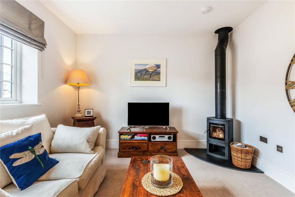 House in Worcester - View 5