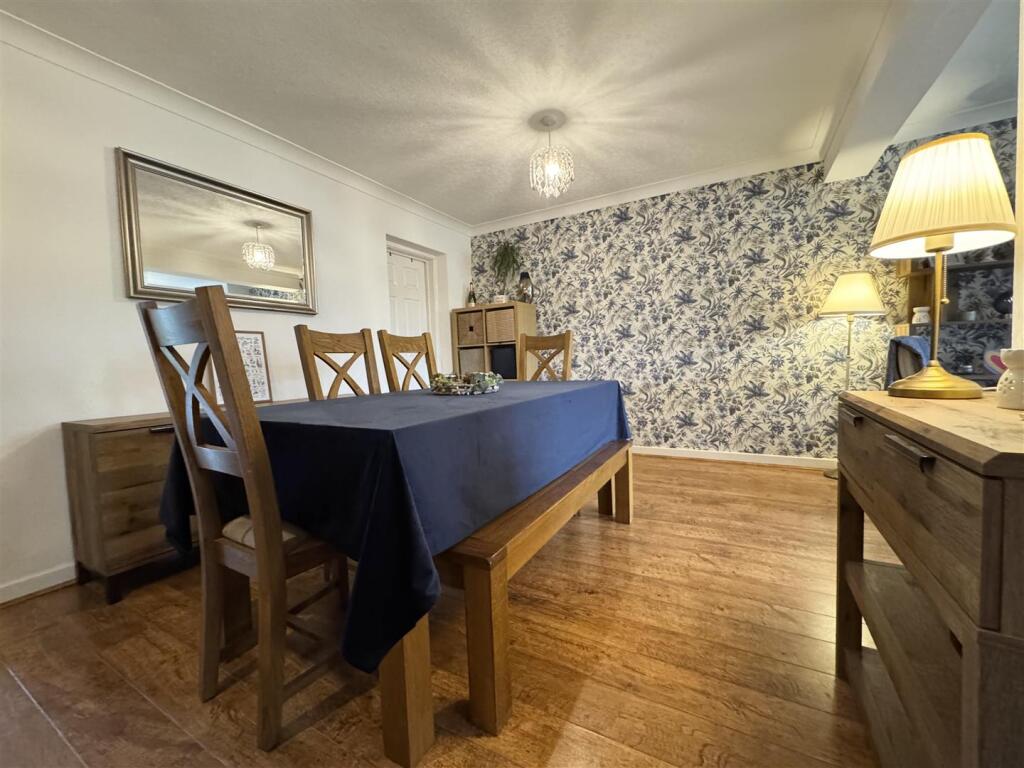 House in Wakefield, West Yorkshire - View 3