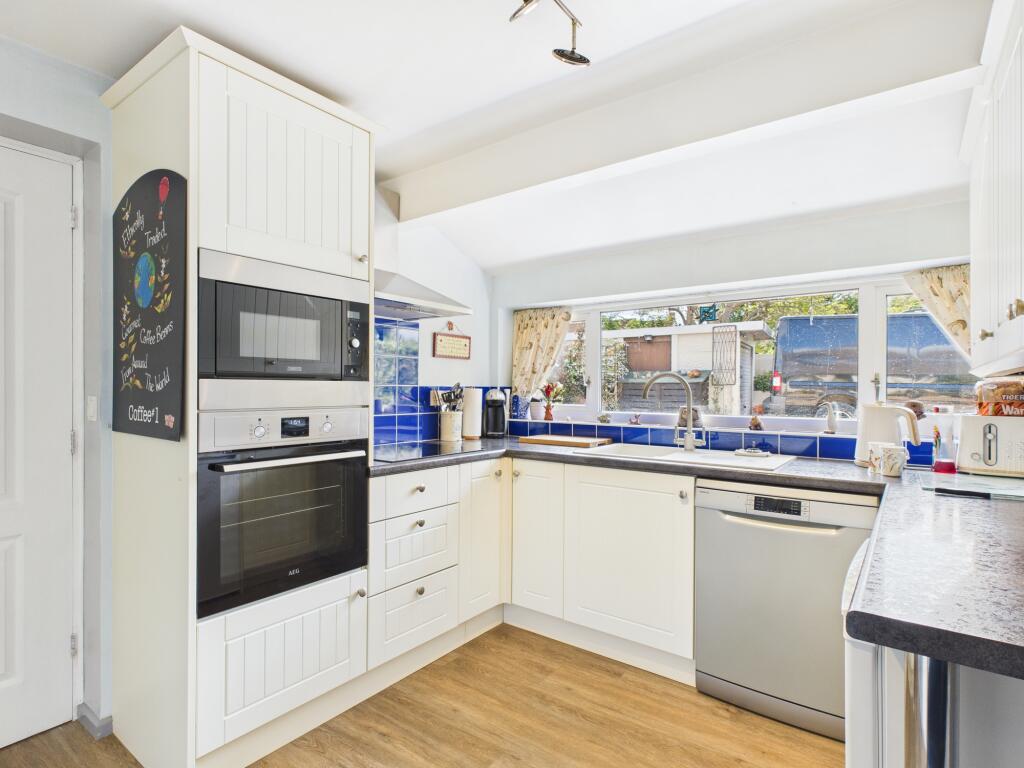 Mortimer Close, Woolavington, Bridgwater photo 3