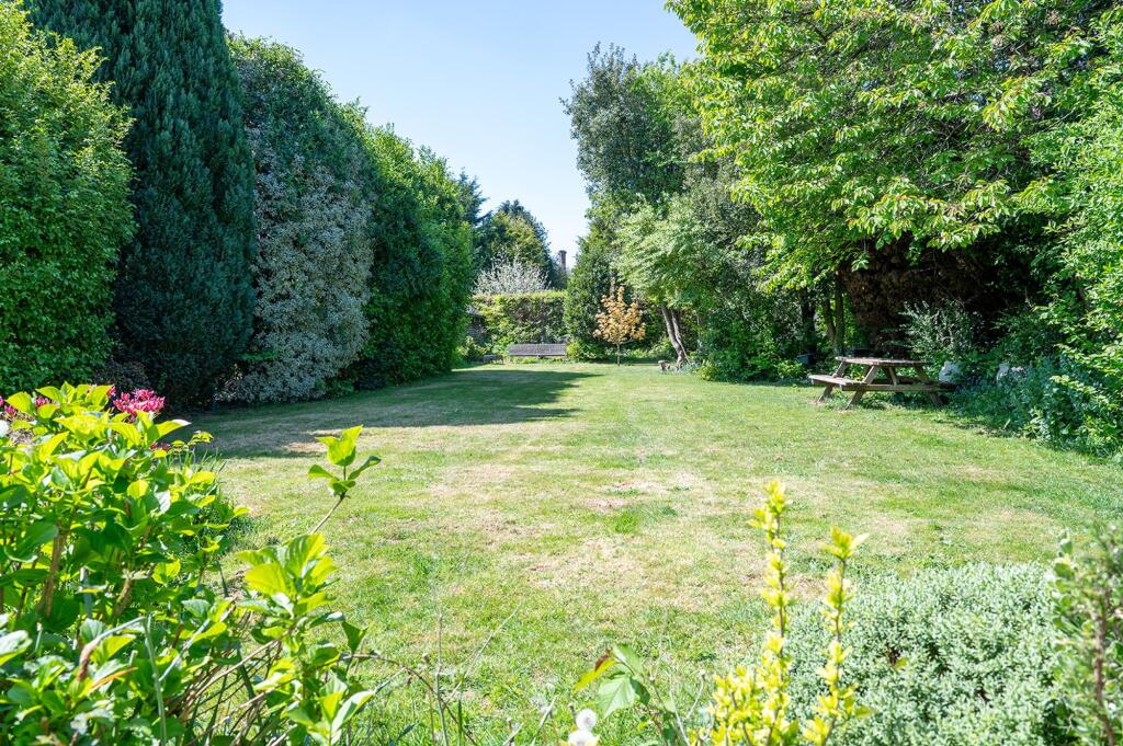 High Hurst Close, Newick, BN8 photo 2