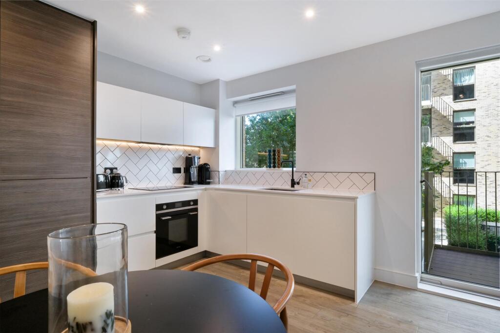 Apartment in London, Royal Borough of Greenwich - More