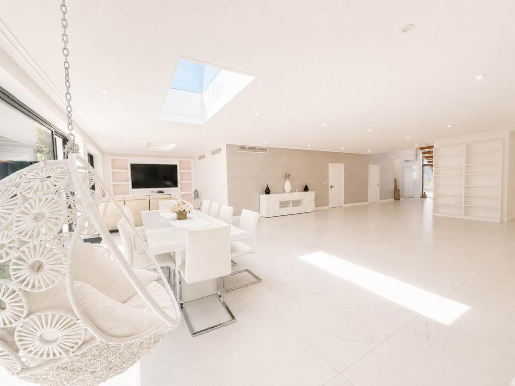 House in Watford - View 2