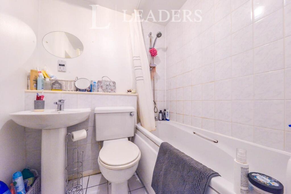 Apartment in St Albans - View 5