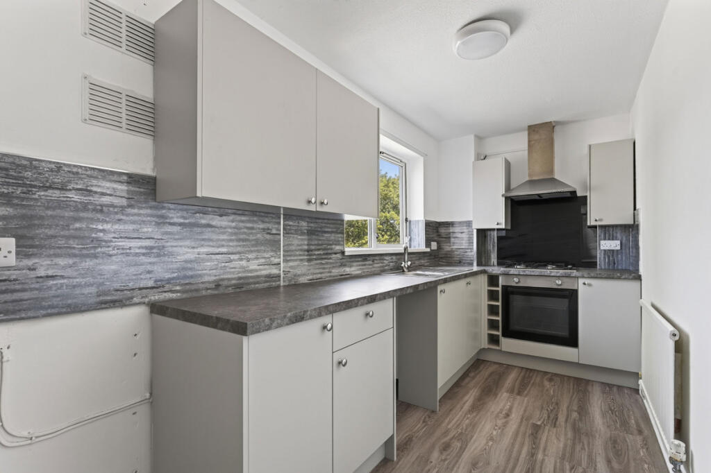 Apartment in Great Oakley, Danesholme - View 5