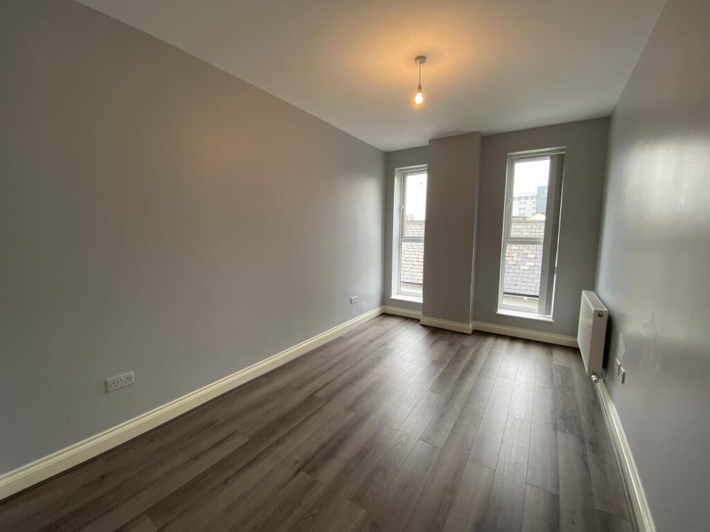 Apartment in Swindon - View 4