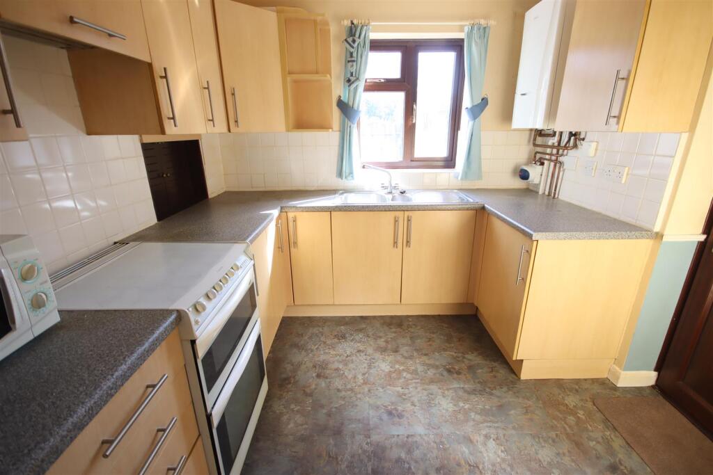 House in Chippenham, Pewsham - More