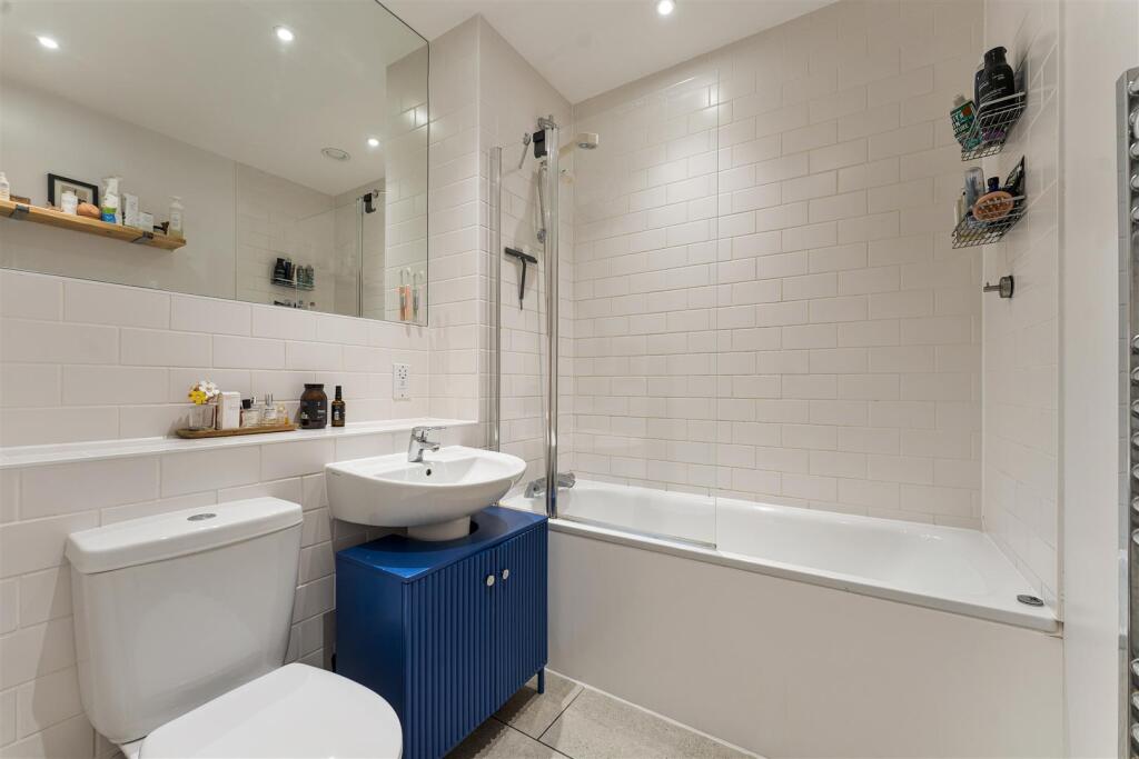 Apartment in London - View 5