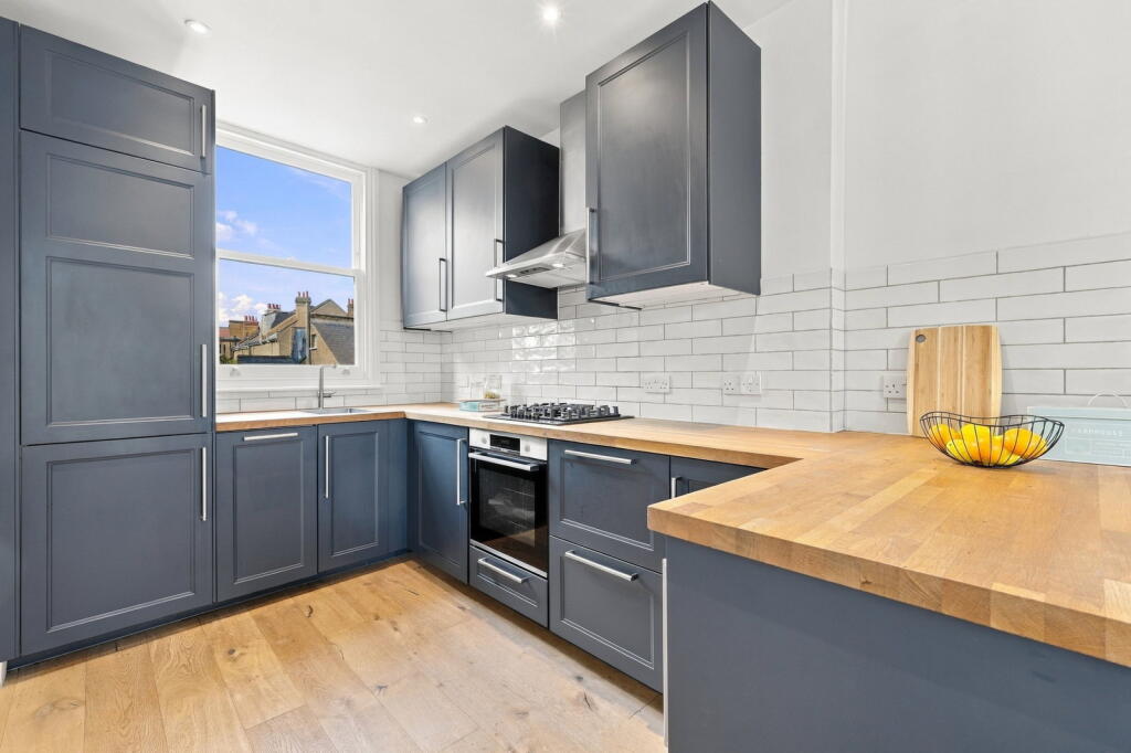 Apartment in London - View 3