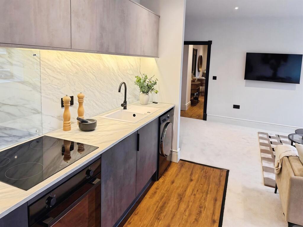 Main image of property: Bosworth House, Leicester