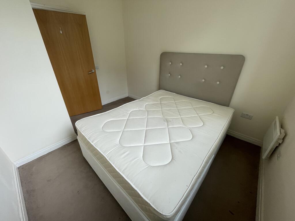 Apartment in Bradford, Keighley - View 5