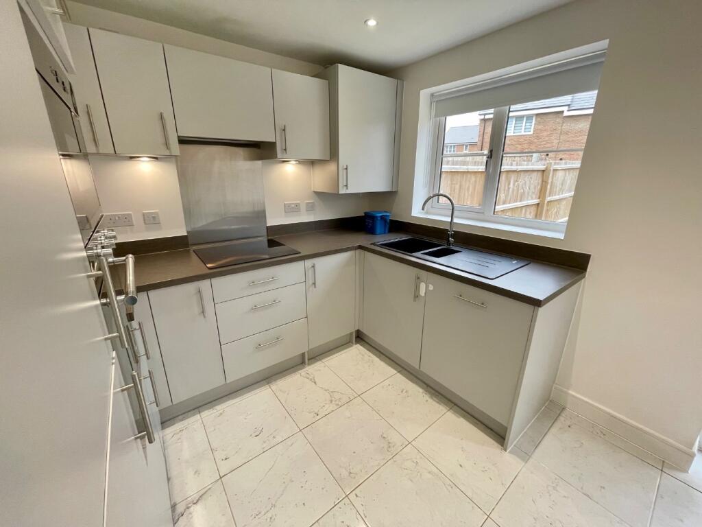 House in Luton, Biscot - View 5