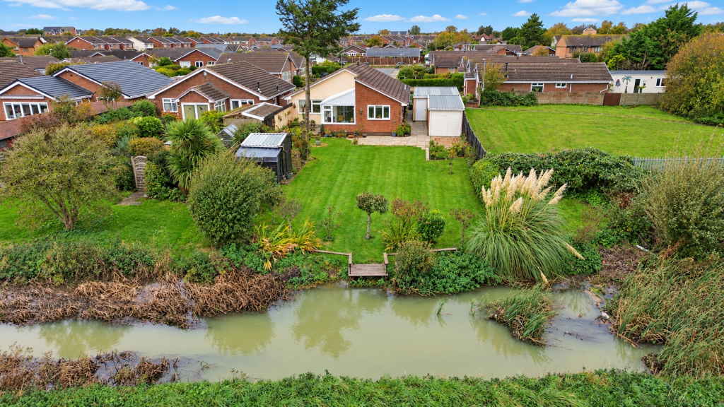 Bracebridge Drive, Kew, Southport, Merseyside, PR8 6XH photo 3