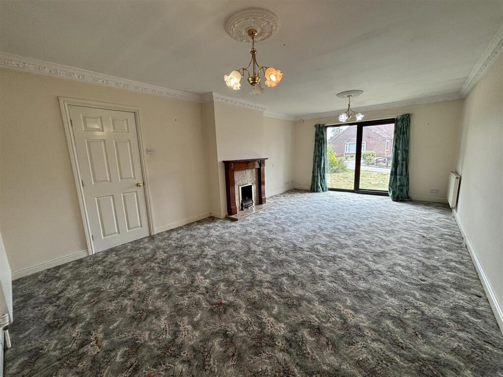 The Hall Spinney, Howden, Goole photo 4