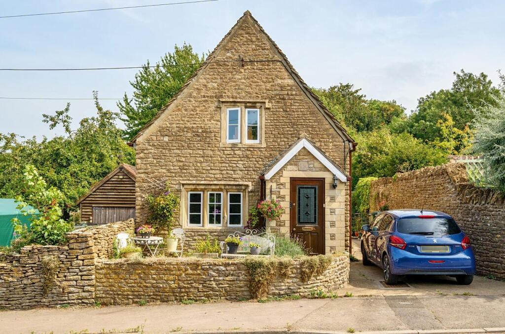 3-bed detached on Velley Hill, Gastard, Corsham, £475,000