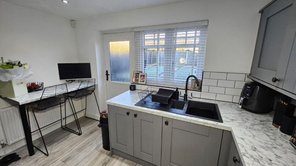 Coldstream Close, Warrington photo 3