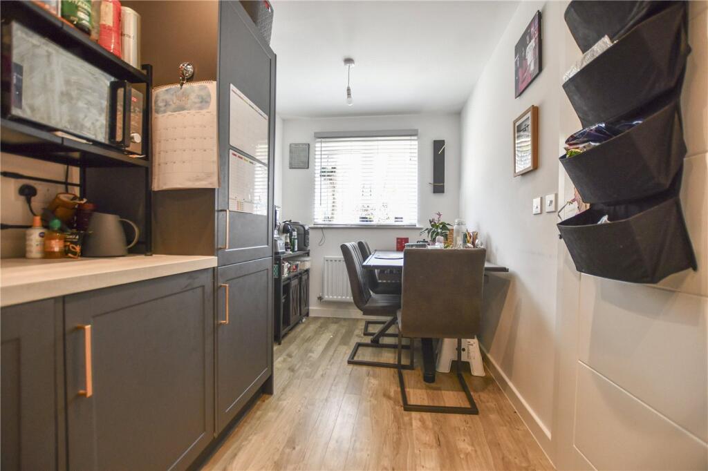 House in Reading, Barkham - View 4