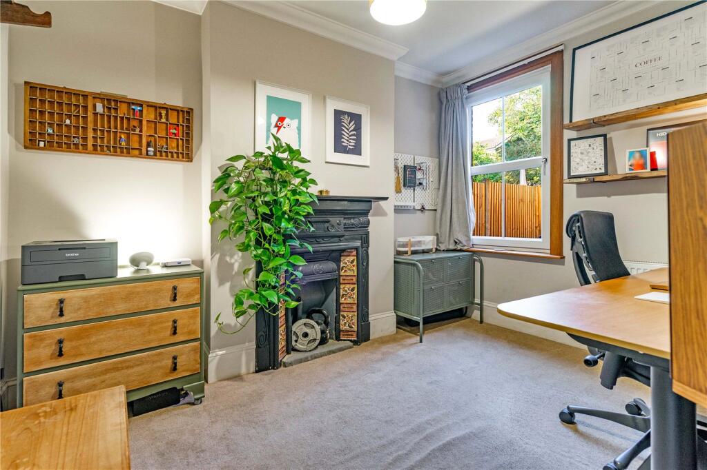 House in Tunbridge Wells, Kent - View 4