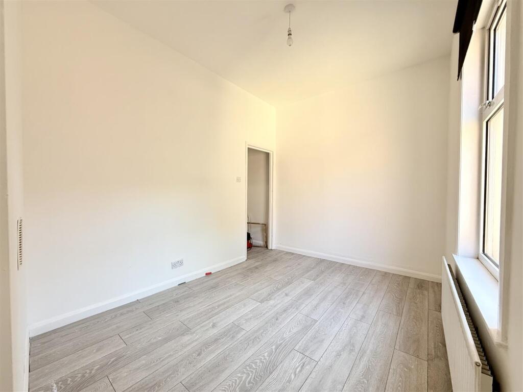 Apartment in Coventry, Spon End - More
