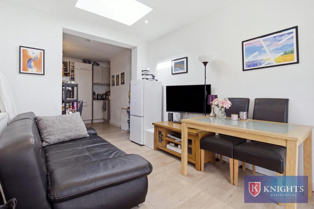 Clarendon Road, London, N18 photo 4