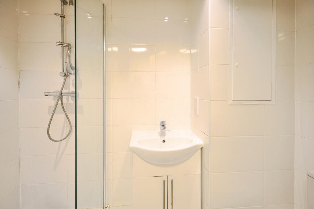 Apartment in Sheffield, Moorfoot, Broomhall - View 3