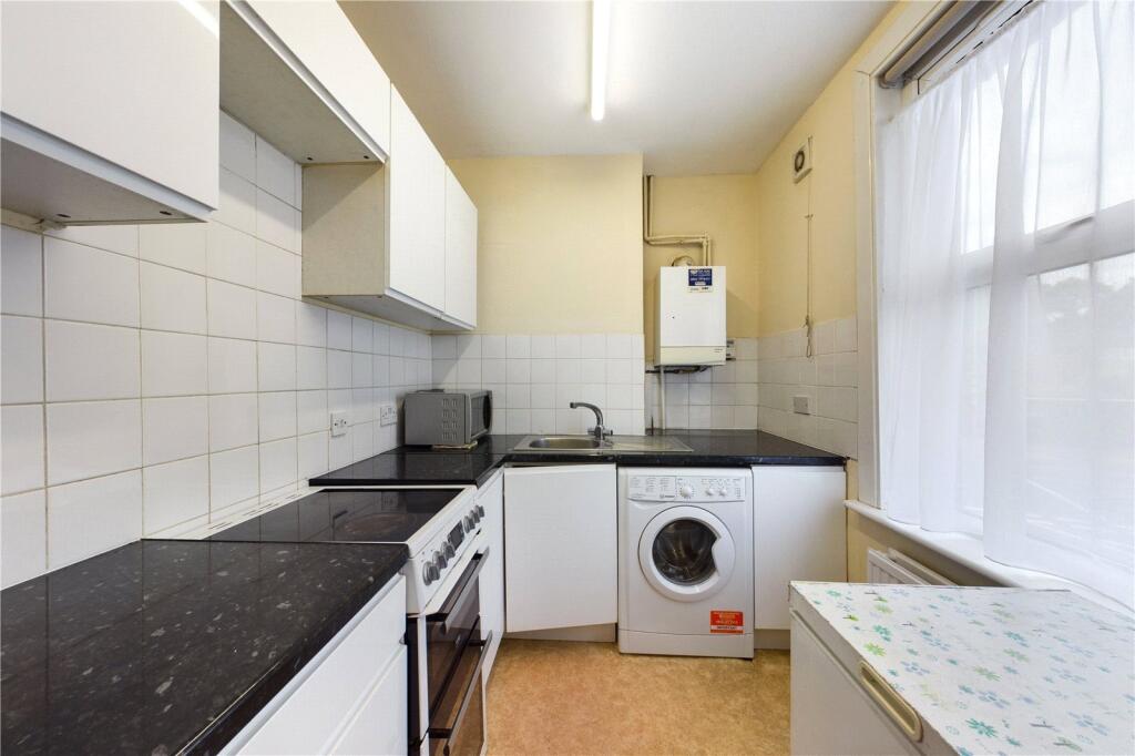 Apartment in Reading - View 3