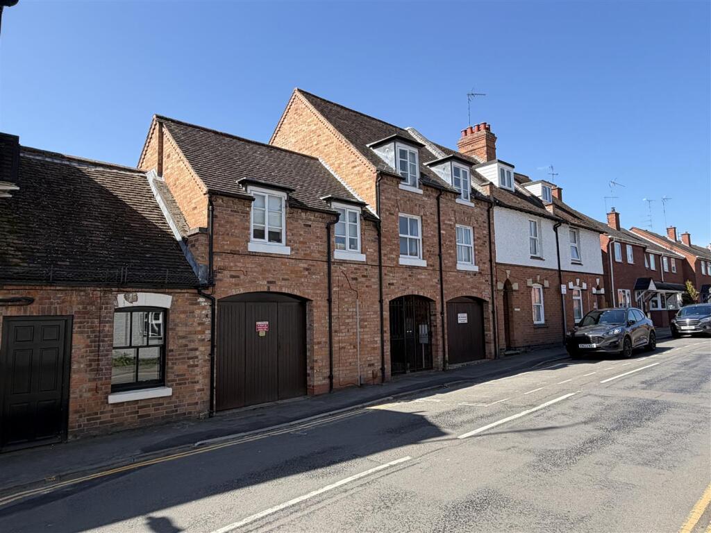 Main image of property: The Stables, Crompton Street, Warwick
