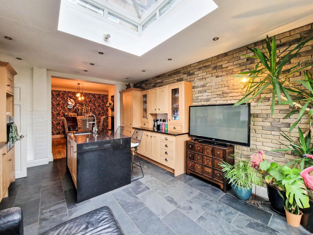 Main image of property: Ennismore Gardens, Southend-On-Sea