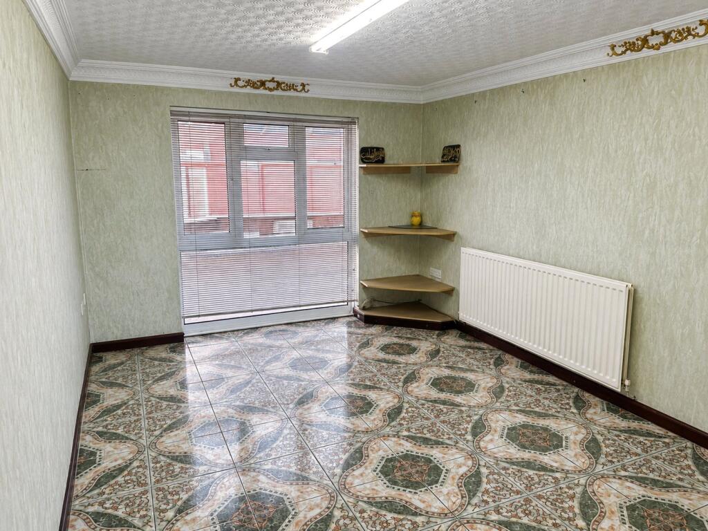 House in Birmingham, West Midlands - More