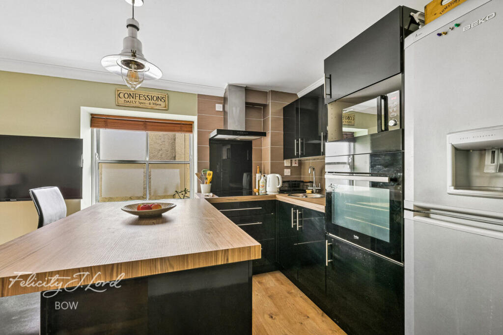 Apartment in London - More