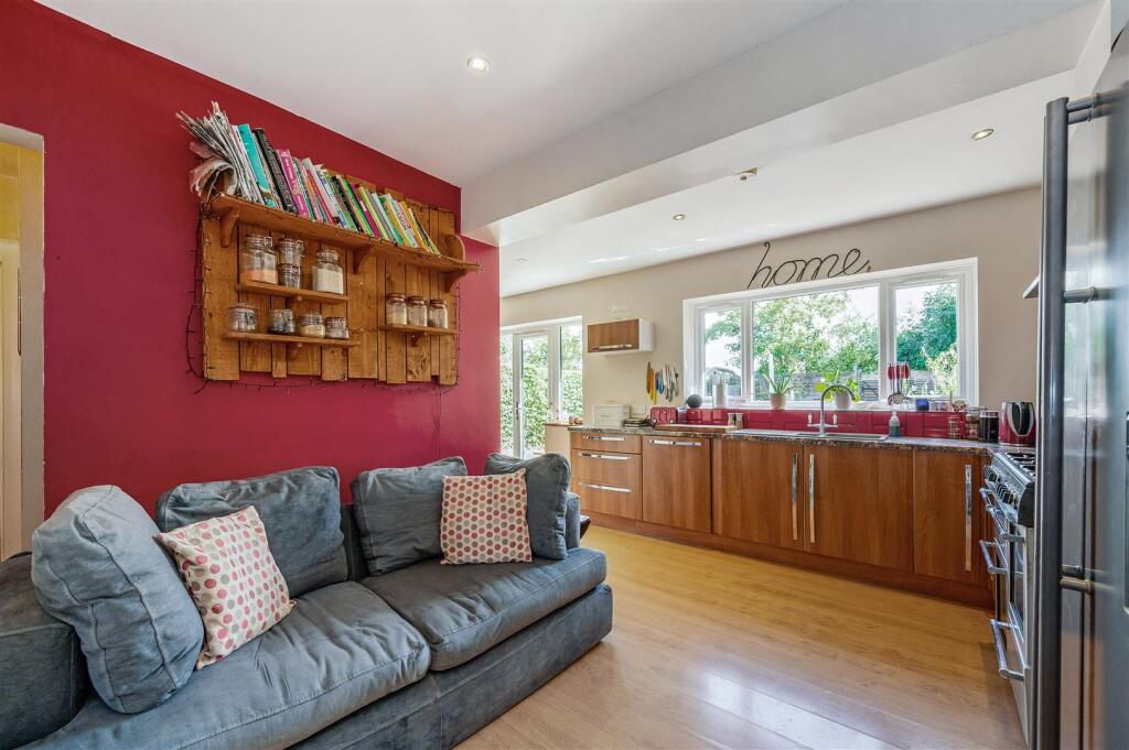 House in Chichester, Bosham - View 5