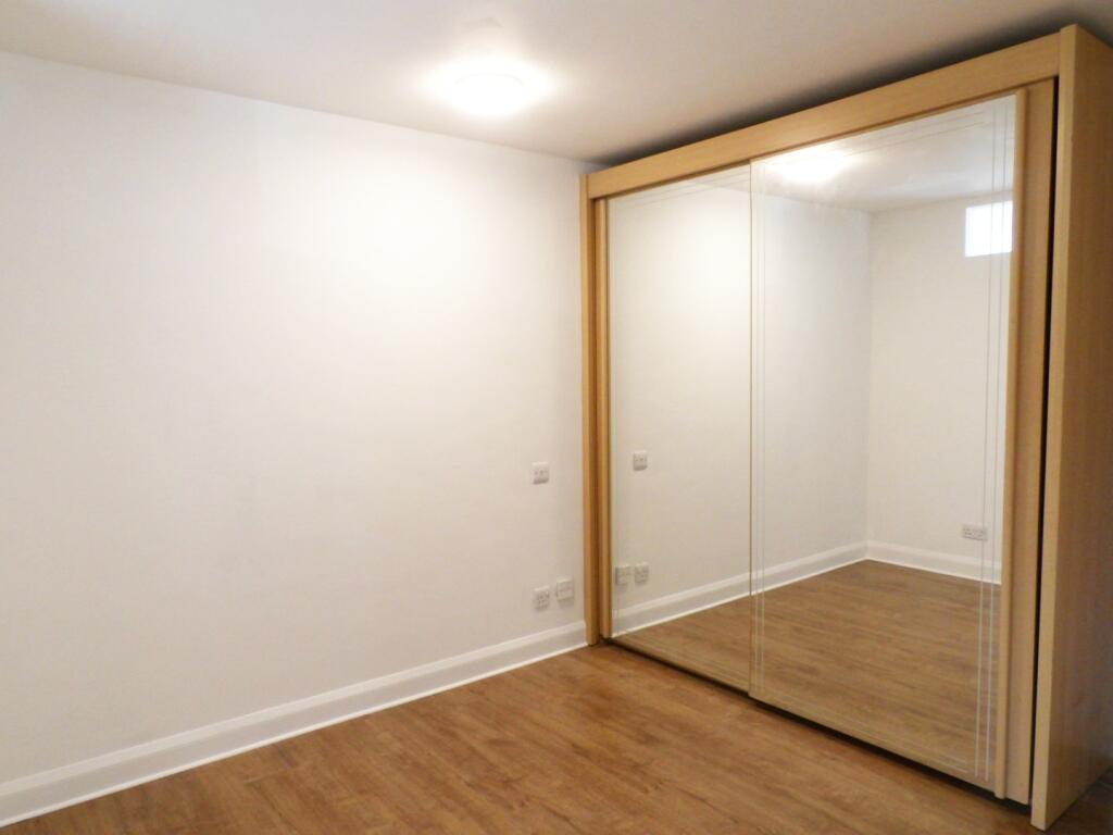 Apartment in Southampton - View 4
