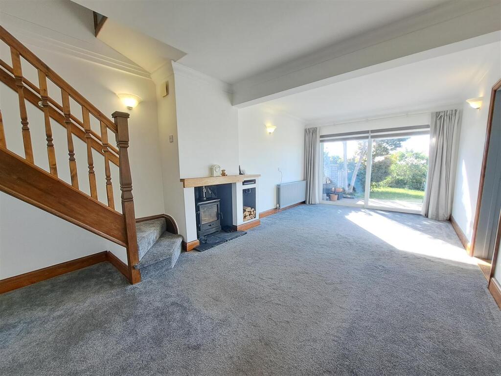Leith Avenue, Portchester photo 3