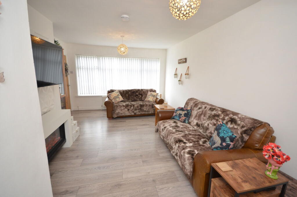 Beaulieu Avenue, Kingswinford, Kingswinford, West Midlands,  DY6 8QA photo 4