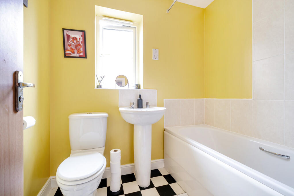House in Teignbridge, Newton Abbot - More
