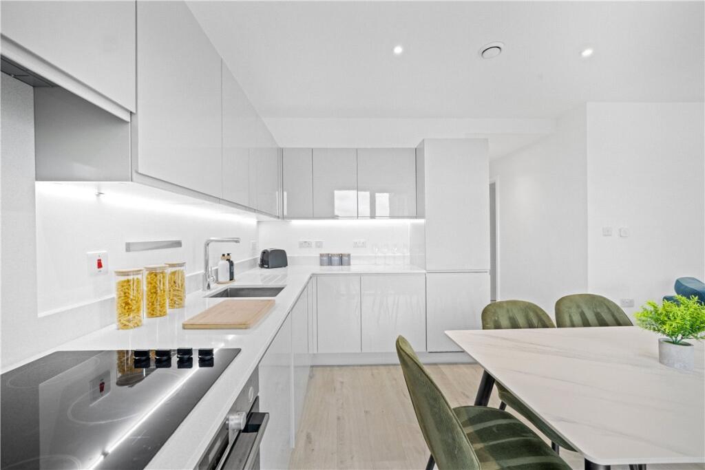 Apartment in London - More