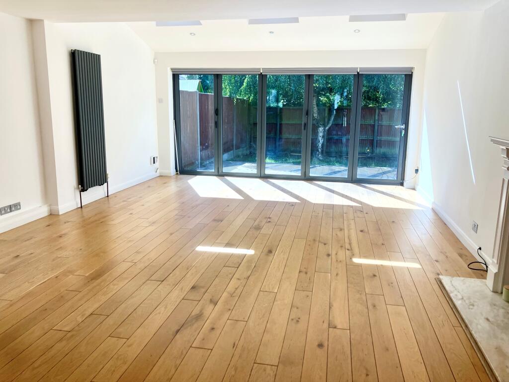 House in St Albans, King Harry Park, St Stephens - View 2
