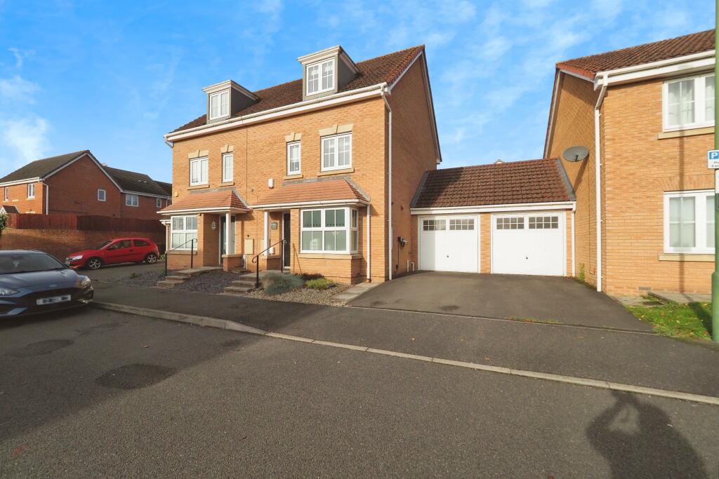 4-bed house on Creamery Close, Nottingham, NG8, £325,000