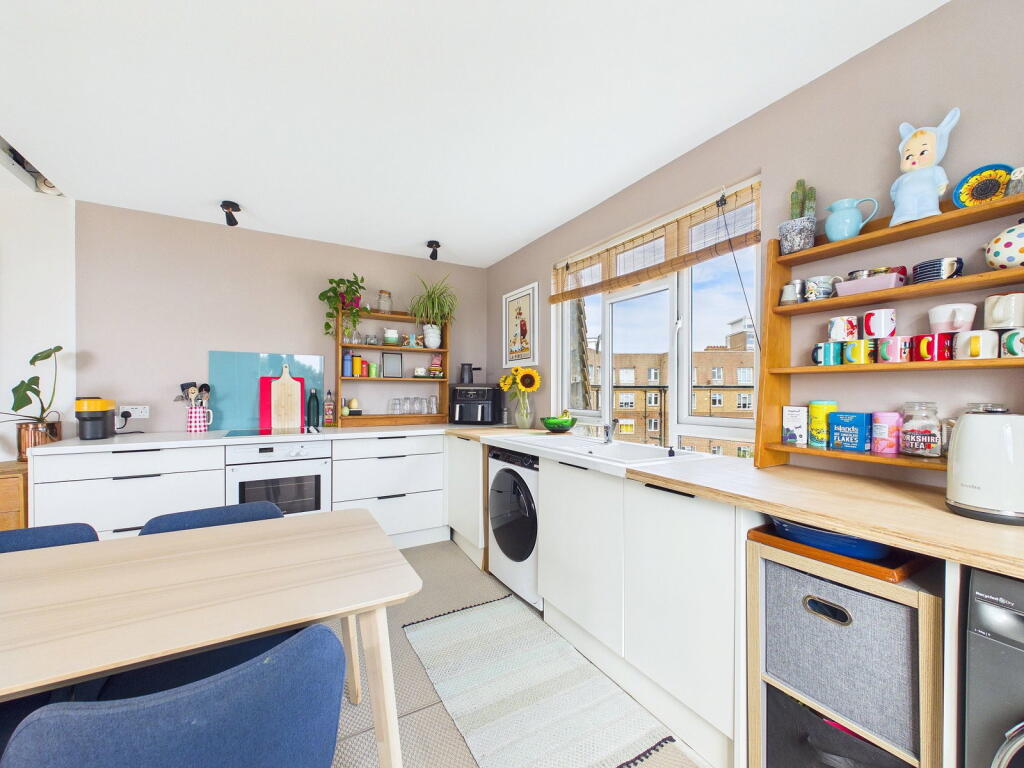 Apartment in Brighton - View 5
