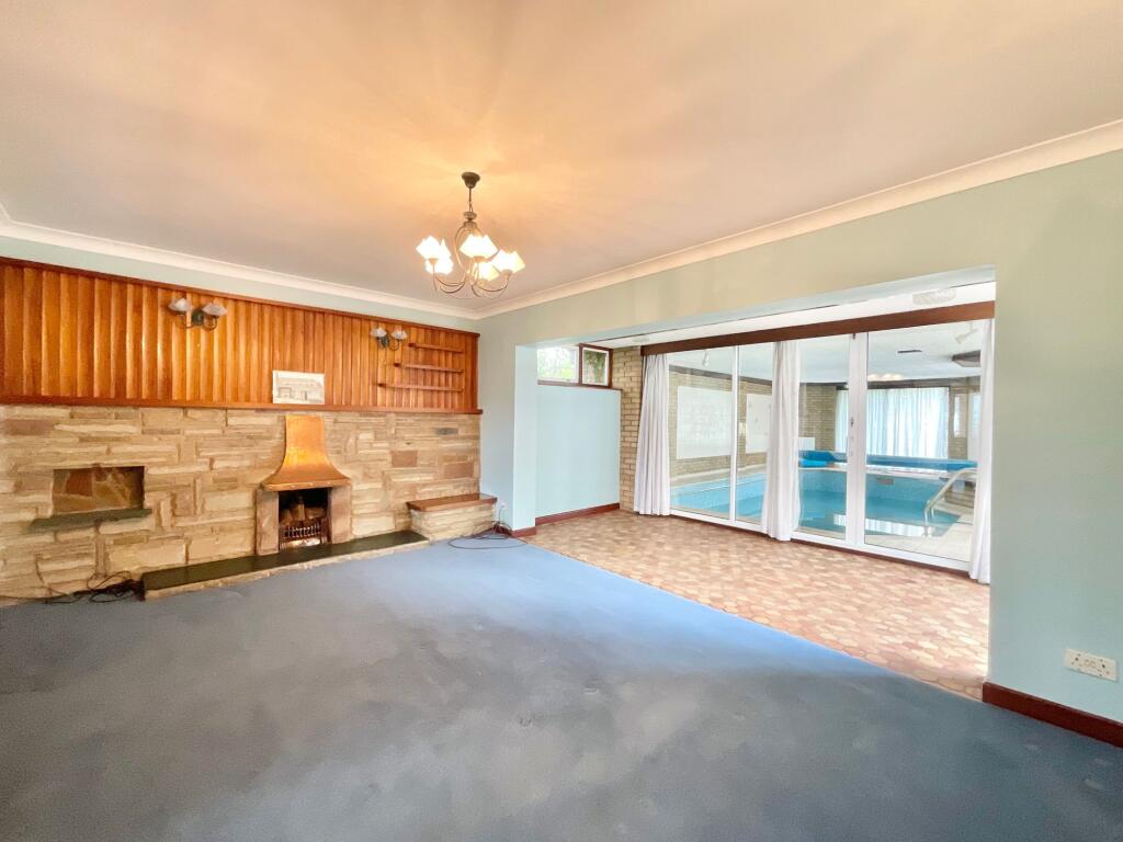 House in Stoke-on-Trent - More