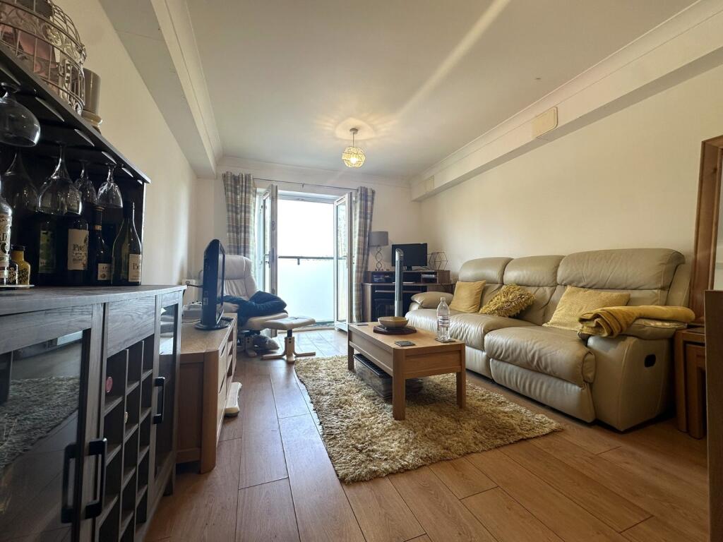 Apartment in Portsmouth - View 3