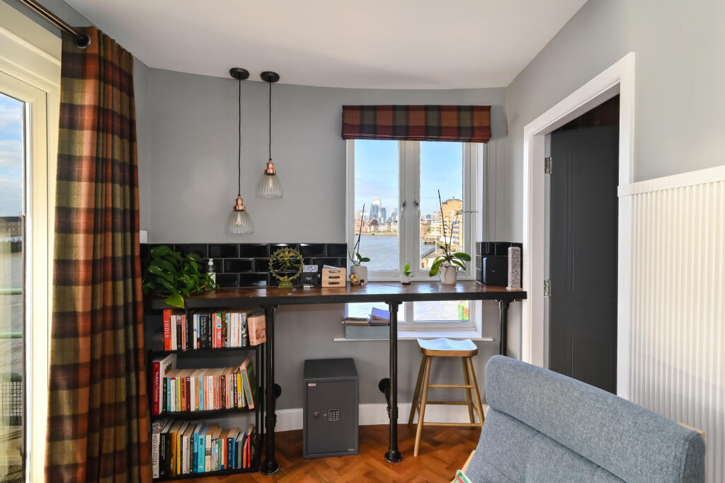 2 bedroom penthouse for rent