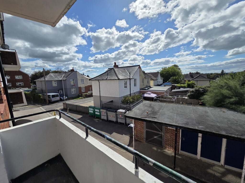 Apartment in Portsmouth - View 2