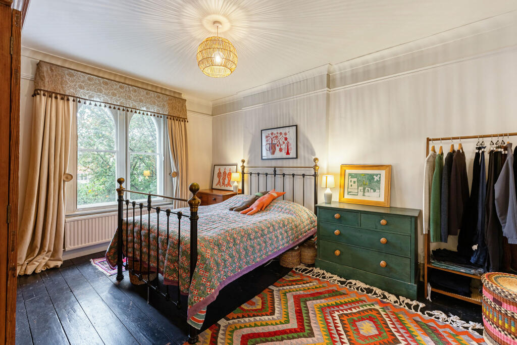 House in Newbury, Speenhamland - More