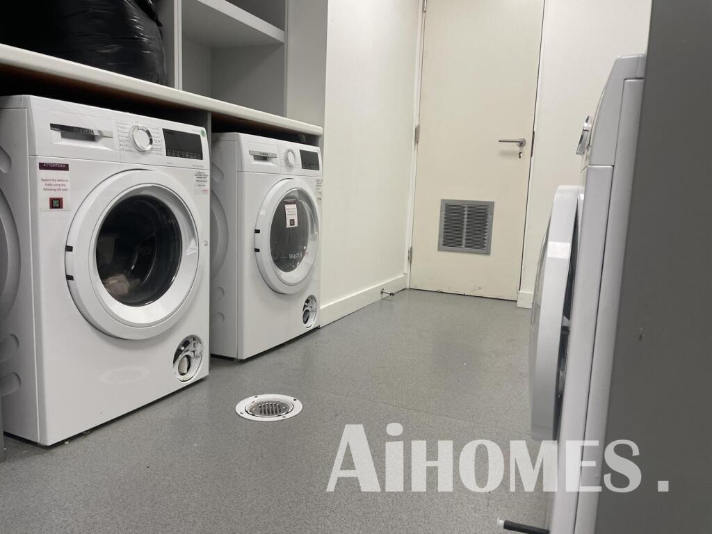 Modern Apartment at Westpoint|Old Trafford|M16 | 77745WP photo 5