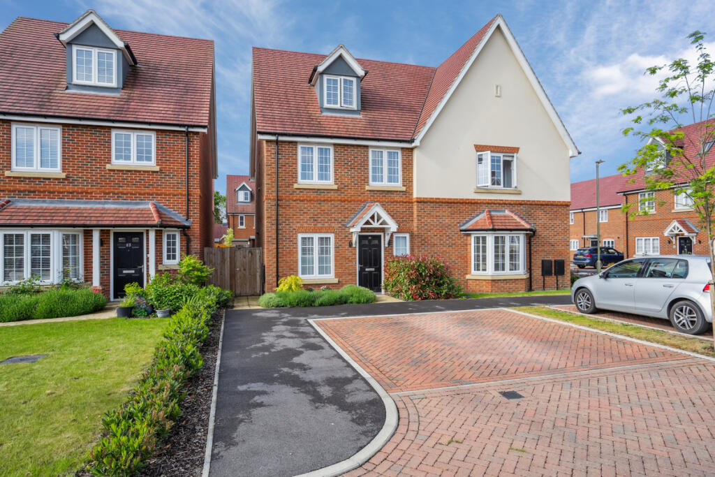 4-bed semi-detached on Halifax Road, Wallingford, OX10, £495,000