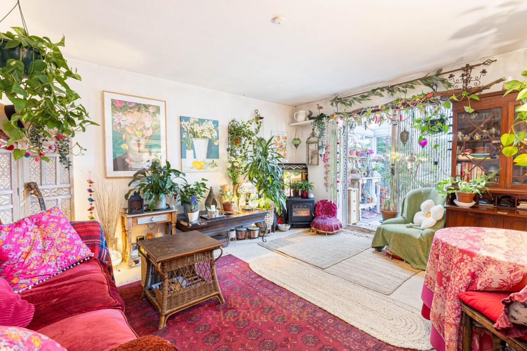Horsehill, Norwood Hill, RH6 photo 3