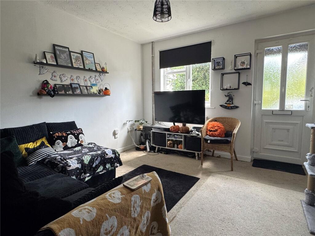 Castlehaven Close, Chippenham, Wiltshire, SN15 photo 3