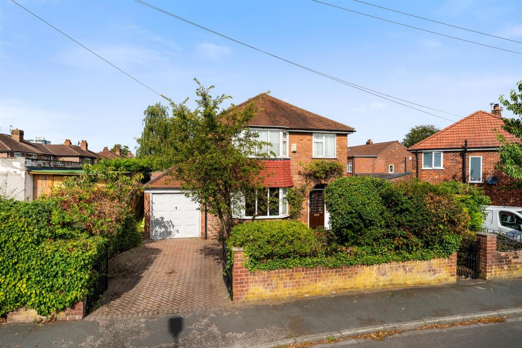 Main image of property: Hawthorn Lane, Sale
